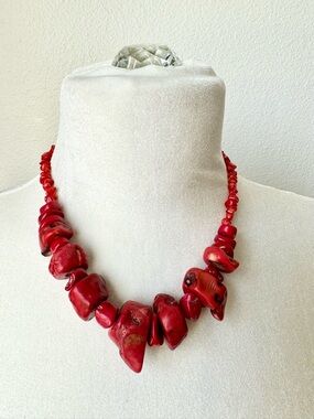 BEAUTIFUL CHUNKY RED CORAL BEADED NECKLACE SILVER TOGGLE CLASP 18 1/2" INCHES